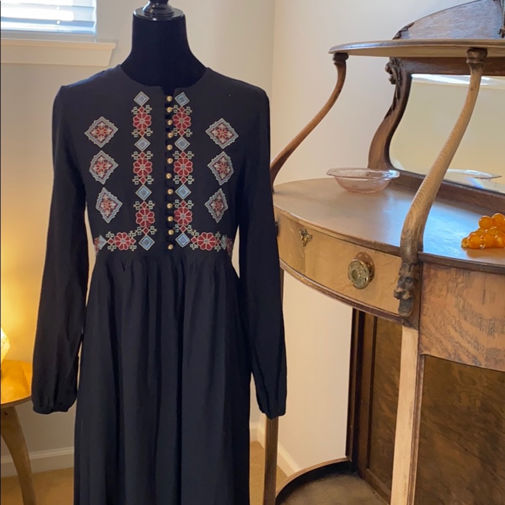 Black Embroidered Abaya